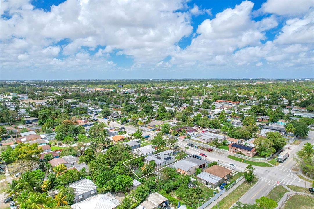 Недавно продано: $485,000 (4 спален, 2 ванн, 1684 Квадратных фут)