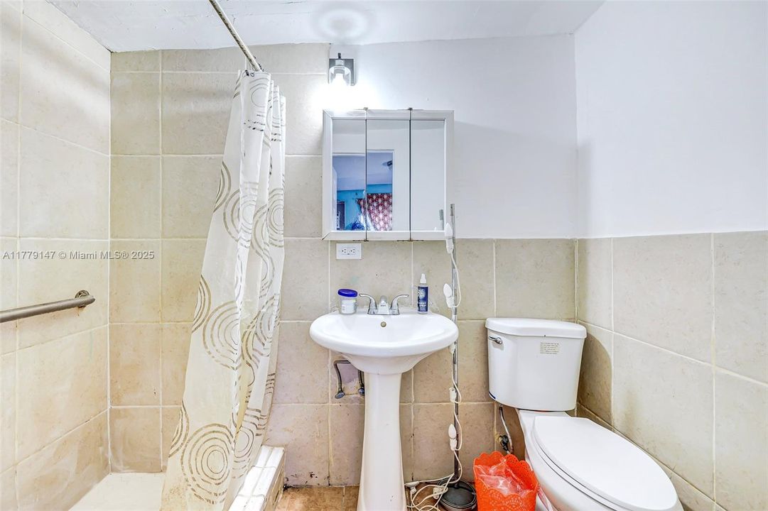 Недавно продано: $485,000 (4 спален, 2 ванн, 1684 Квадратных фут)