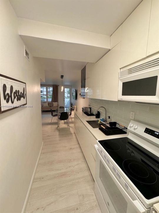 待售: $490,000 (0 贝兹, 1 浴室, 550 平方英尺)