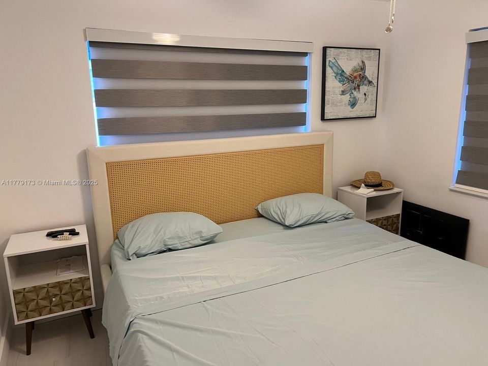 Недавно арендовано: $5,900 (4 спален, 2 ванн, 884 Квадратных фут)