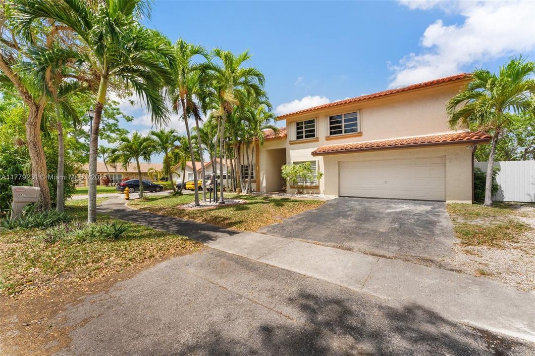 Vendido Recientemente: $825,000 (4 camas, 2 baños, 2252 Pies cuadrados)