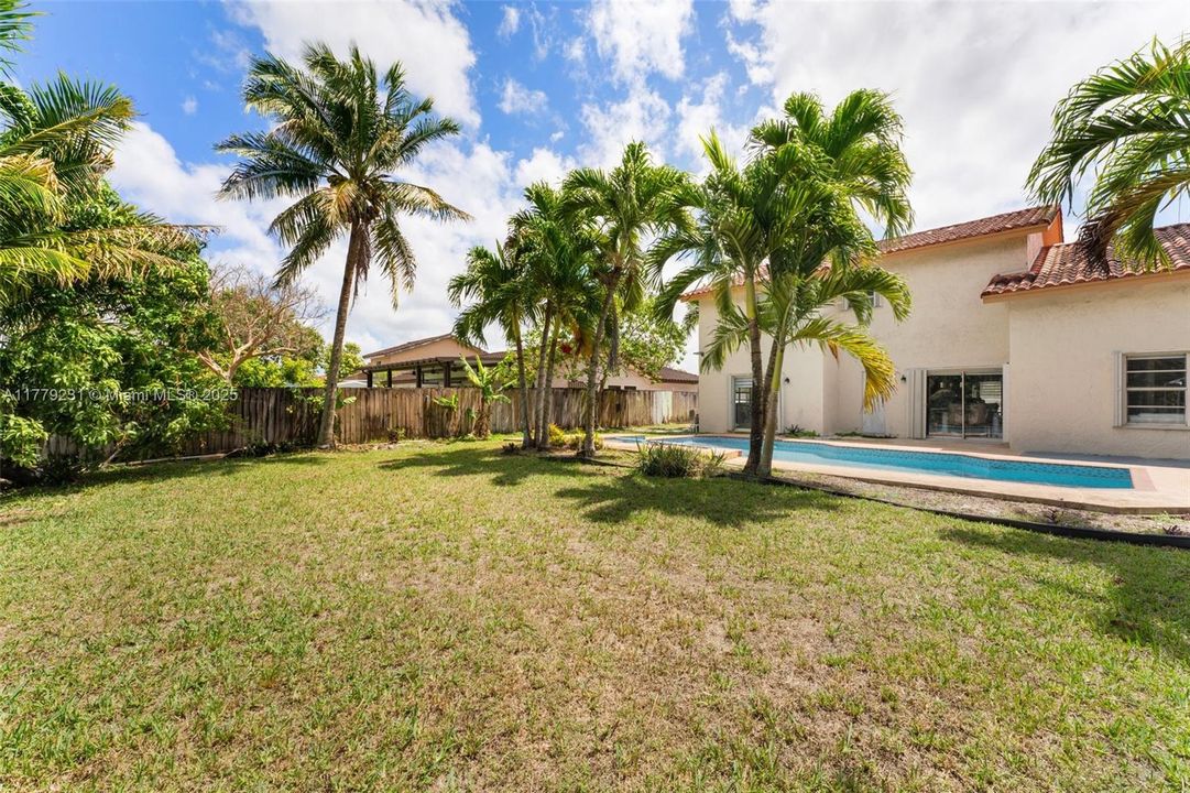 Vendido Recientemente: $825,000 (4 camas, 2 baños, 2252 Pies cuadrados)