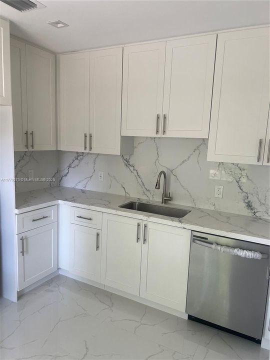 Recently Sold: $635,000 (3 beds, 2 baths, 1174 Square Feet)