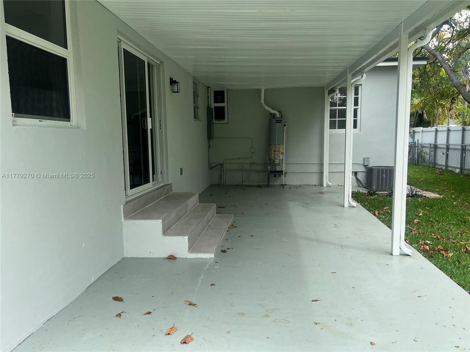 Recently Sold: $635,000 (3 beds, 2 baths, 1174 Square Feet)