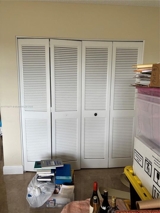 Active With Contract: $140,000 (2 beds, 2 baths, 1350 Square Feet)