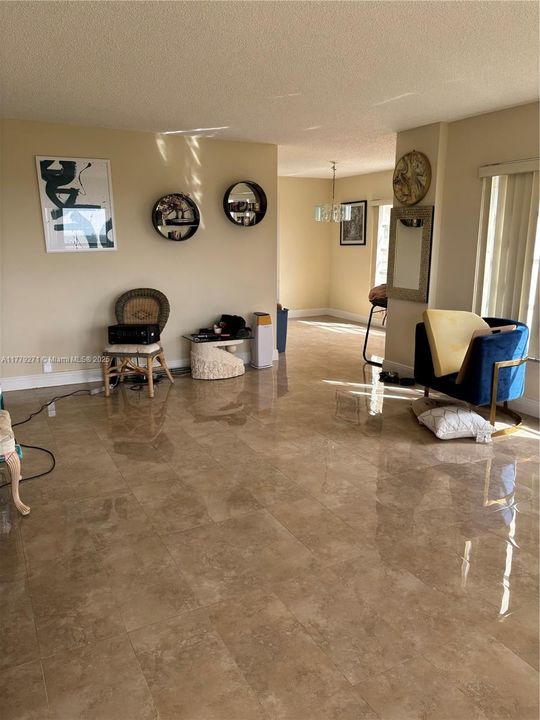 Active With Contract: $140,000 (2 beds, 2 baths, 1350 Square Feet)