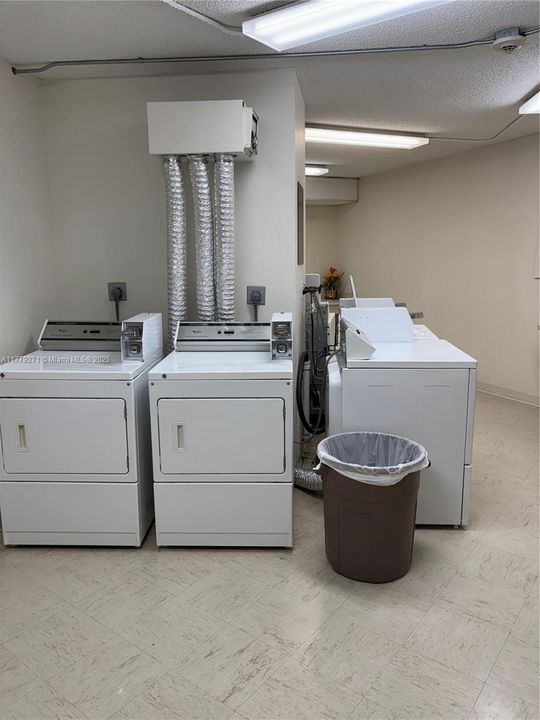 Active With Contract: $140,000 (2 beds, 2 baths, 1350 Square Feet)