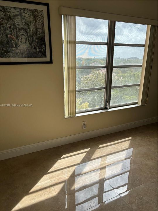 Active With Contract: $140,000 (2 beds, 2 baths, 1350 Square Feet)