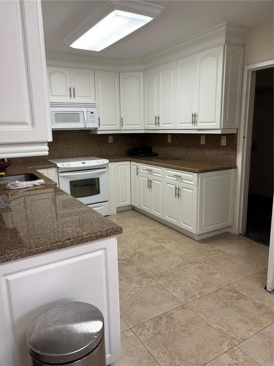 Active With Contract: $140,000 (2 beds, 2 baths, 1350 Square Feet)