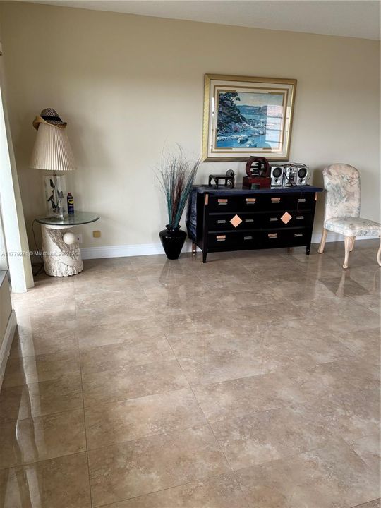 Active With Contract: $140,000 (2 beds, 2 baths, 1350 Square Feet)