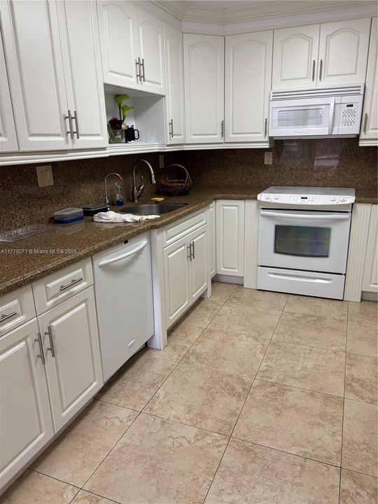 Active With Contract: $140,000 (2 beds, 2 baths, 1350 Square Feet)