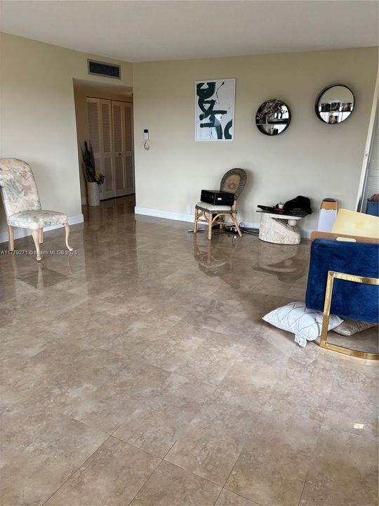 Active With Contract: $140,000 (2 beds, 2 baths, 1350 Square Feet)