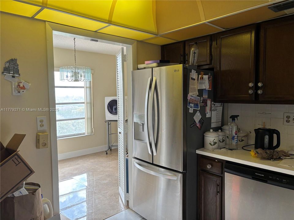 Active With Contract: $140,000 (2 beds, 2 baths, 1350 Square Feet)