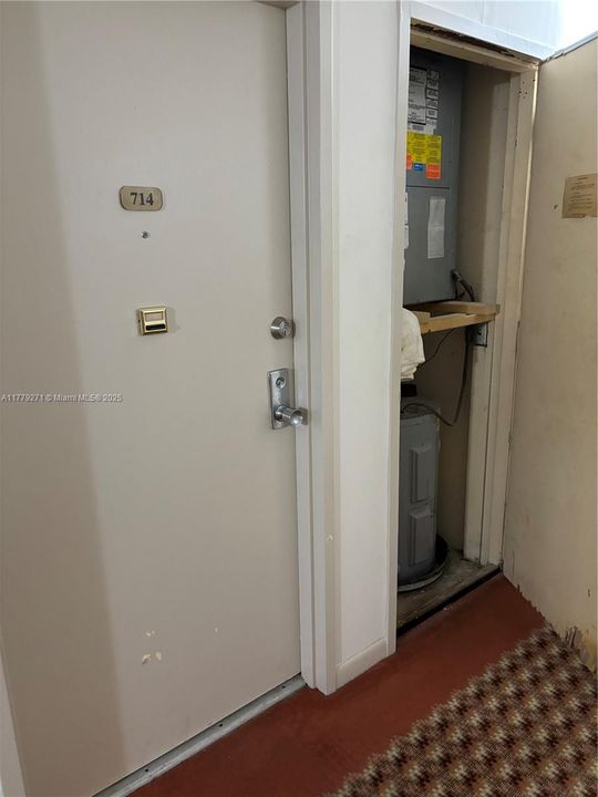 Active With Contract: $140,000 (2 beds, 2 baths, 1350 Square Feet)