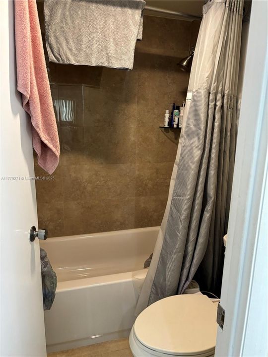 Active With Contract: $140,000 (2 beds, 2 baths, 1350 Square Feet)