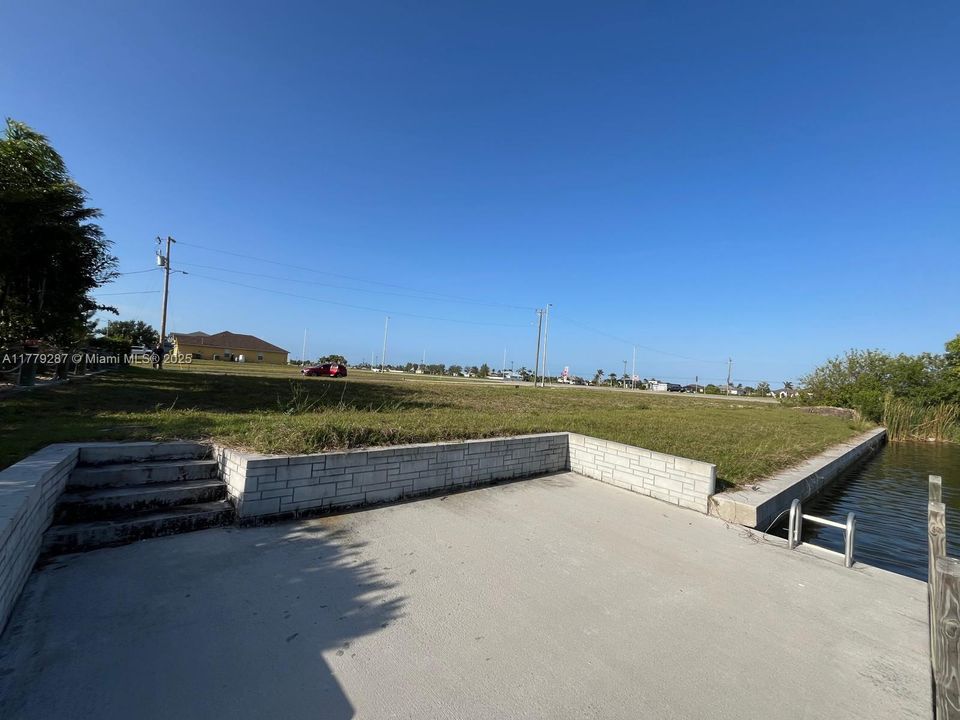 最近售出: $94,900 (0.38 acres)