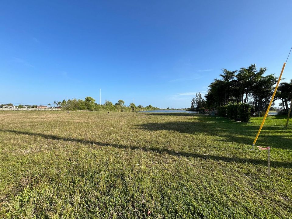 最近售出: $94,900 (0.38 acres)