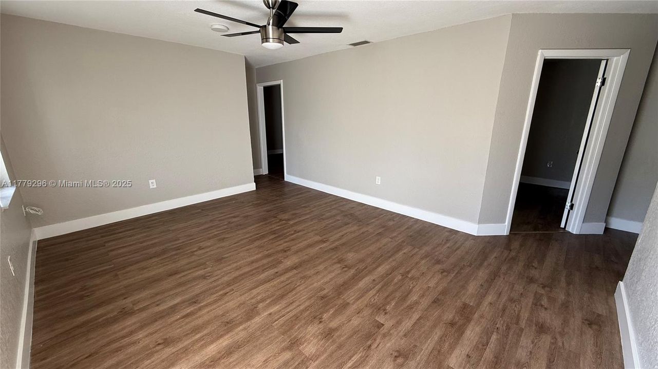 待售: $1,200,000 (0 贝兹, 0 浴室, 3208 平方英尺)