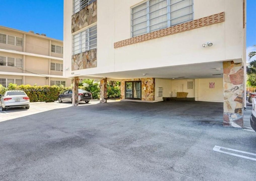 Vendido Recientemente: $257,000 (2 camas, 2 baños, 929 Pies cuadrados)