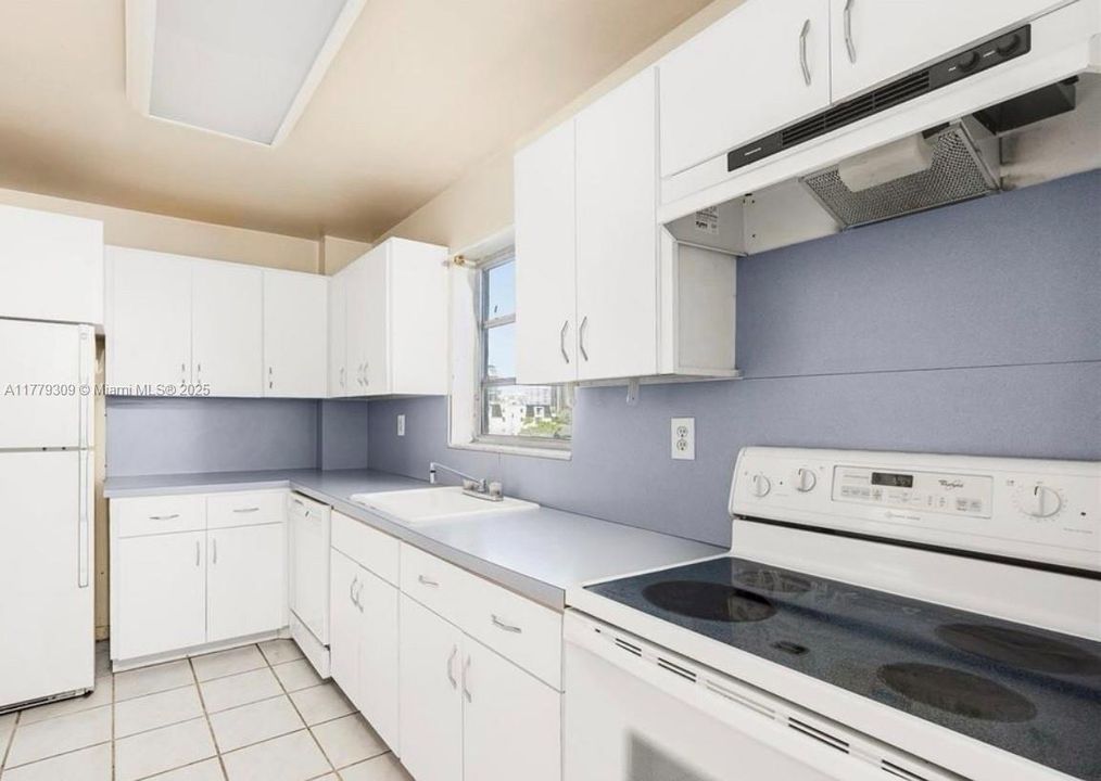 Vendido Recientemente: $257,000 (2 camas, 2 baños, 929 Pies cuadrados)