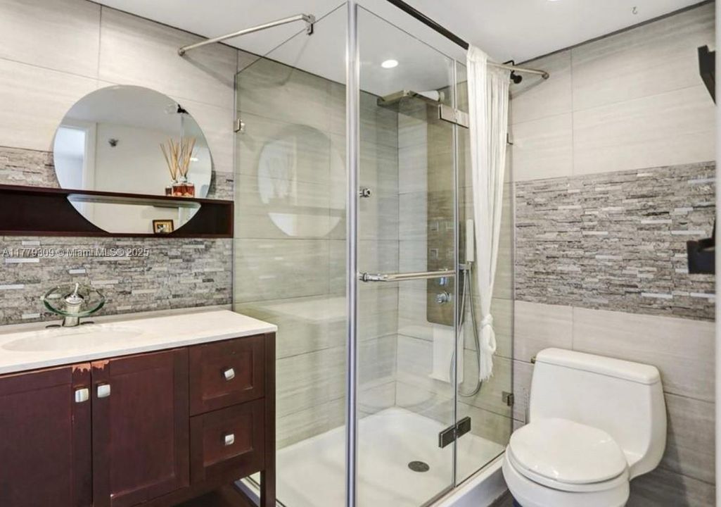 Vendido Recientemente: $257,000 (2 camas, 2 baños, 929 Pies cuadrados)