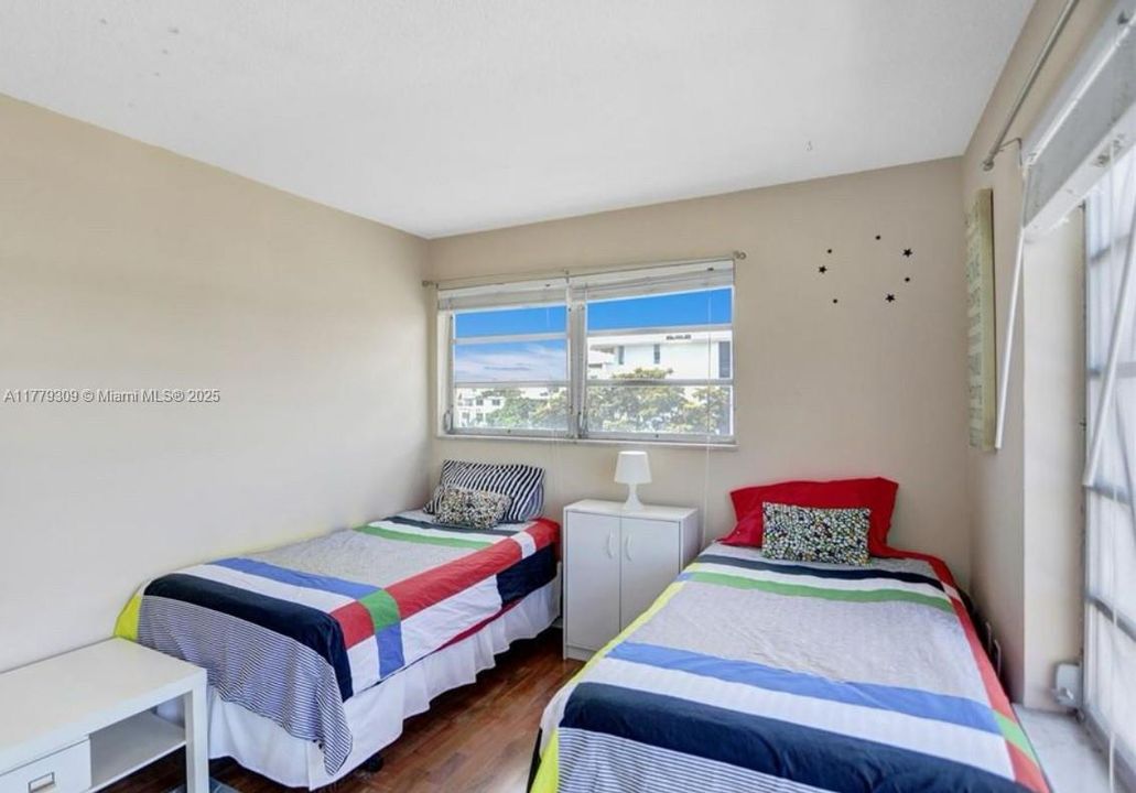 Vendido Recientemente: $257,000 (2 camas, 2 baños, 929 Pies cuadrados)