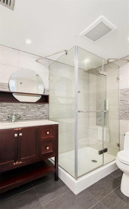 Vendido Recientemente: $257,000 (2 camas, 2 baños, 929 Pies cuadrados)