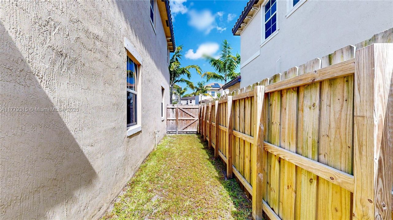 Recently Sold: $499,000 (4 beds, 2 baths, 2264 Square Feet)