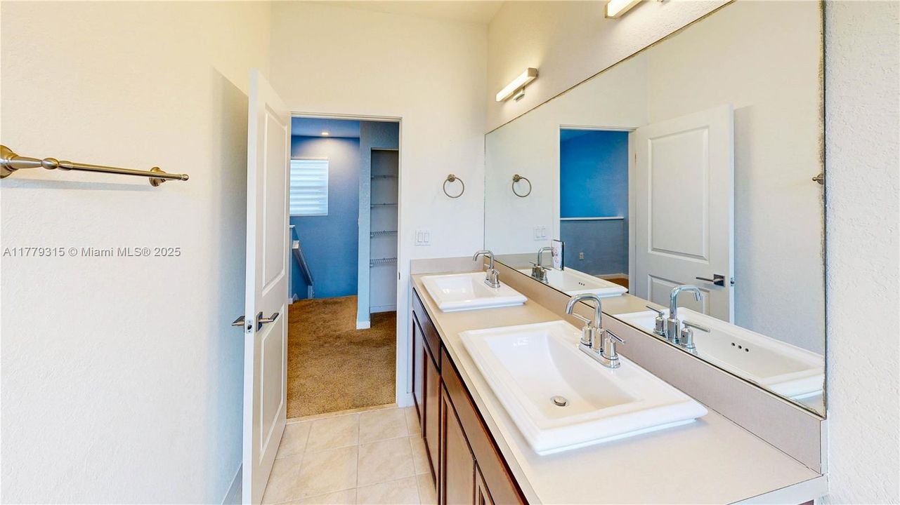 Recently Sold: $499,000 (4 beds, 2 baths, 2264 Square Feet)