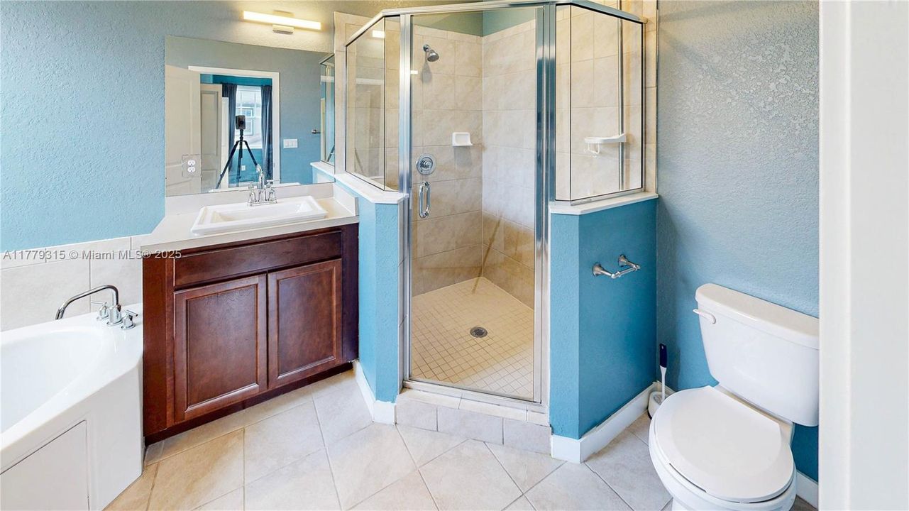 Recently Sold: $499,000 (4 beds, 2 baths, 2264 Square Feet)