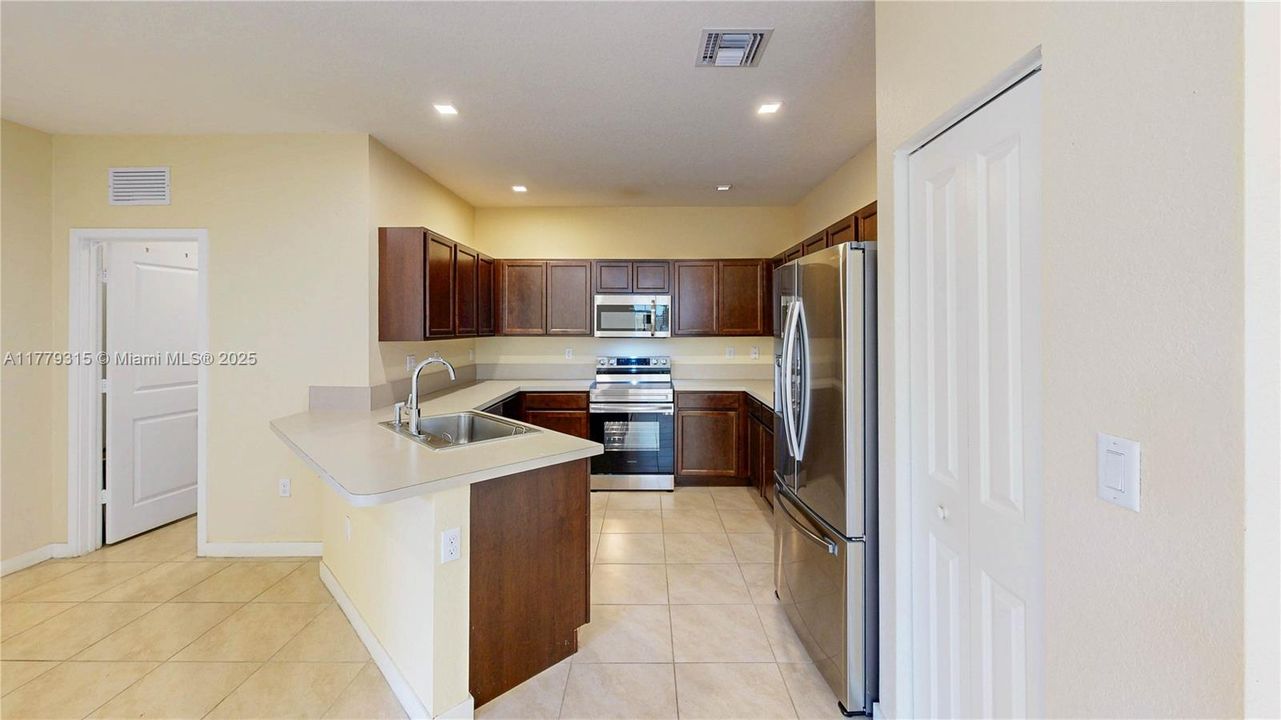 Recently Sold: $499,000 (4 beds, 2 baths, 2264 Square Feet)