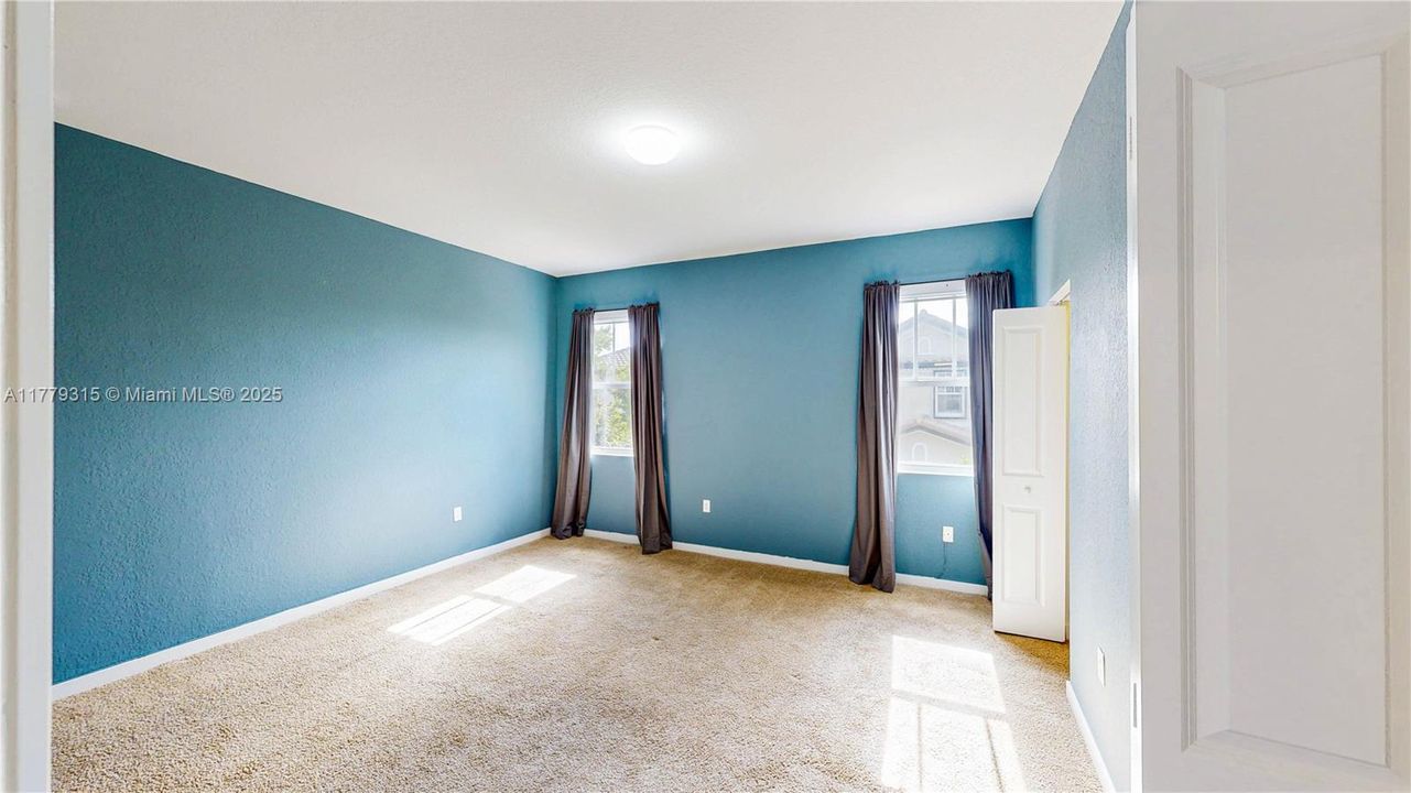 Recently Sold: $499,000 (4 beds, 2 baths, 2264 Square Feet)