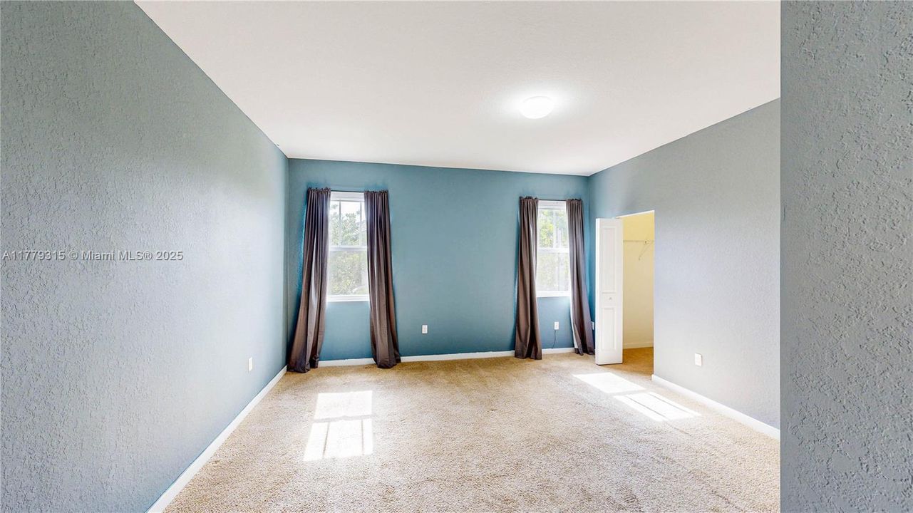 Recently Sold: $499,000 (4 beds, 2 baths, 2264 Square Feet)