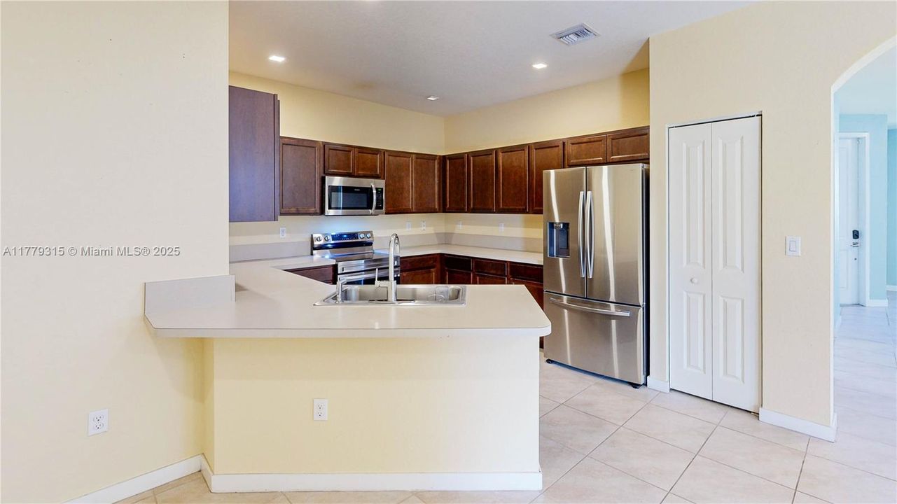 Recently Sold: $499,000 (4 beds, 2 baths, 2264 Square Feet)