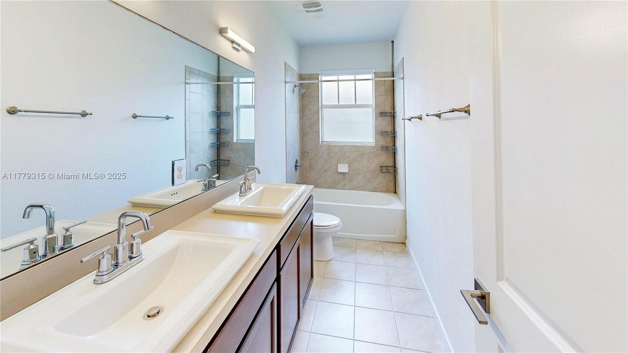 Recently Sold: $499,000 (4 beds, 2 baths, 2264 Square Feet)