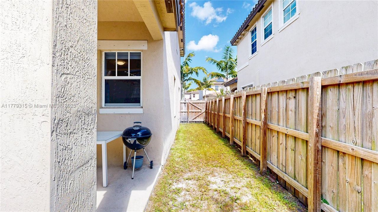 Recently Sold: $499,000 (4 beds, 2 baths, 2264 Square Feet)