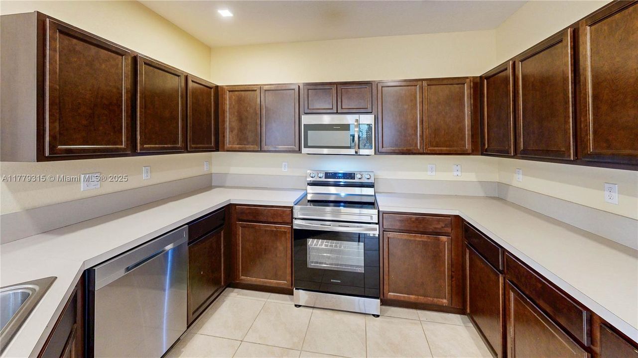 Recently Sold: $499,000 (4 beds, 2 baths, 2264 Square Feet)