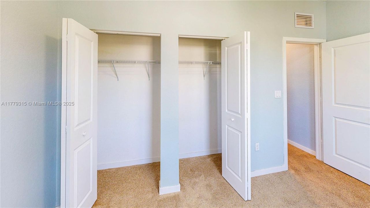 Recently Sold: $499,000 (4 beds, 2 baths, 2264 Square Feet)