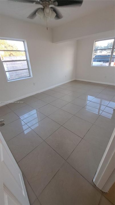 Недавно продано: $530,000 (4 спален, 3 ванн, 1302 Квадратных фут)