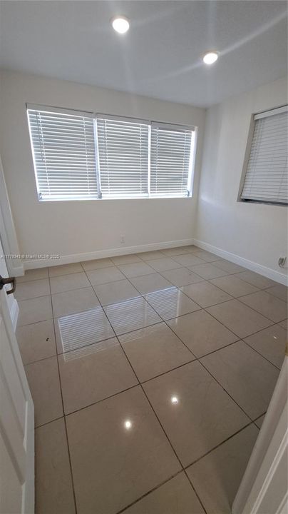 Недавно продано: $530,000 (4 спален, 3 ванн, 1302 Квадратных фут)