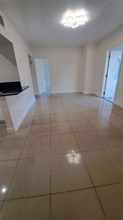 Недавно продано: $530,000 (4 спален, 3 ванн, 1302 Квадратных фут)