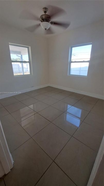 Недавно продано: $530,000 (4 спален, 3 ванн, 1302 Квадратных фут)