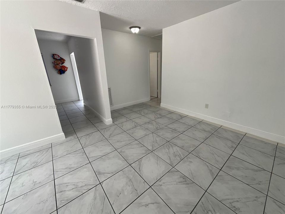 最近租的: $2,500 (2 贝兹, 1 浴室, 840 平方英尺)