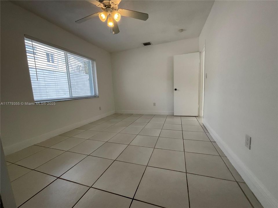 最近租的: $2,500 (2 贝兹, 1 浴室, 840 平方英尺)