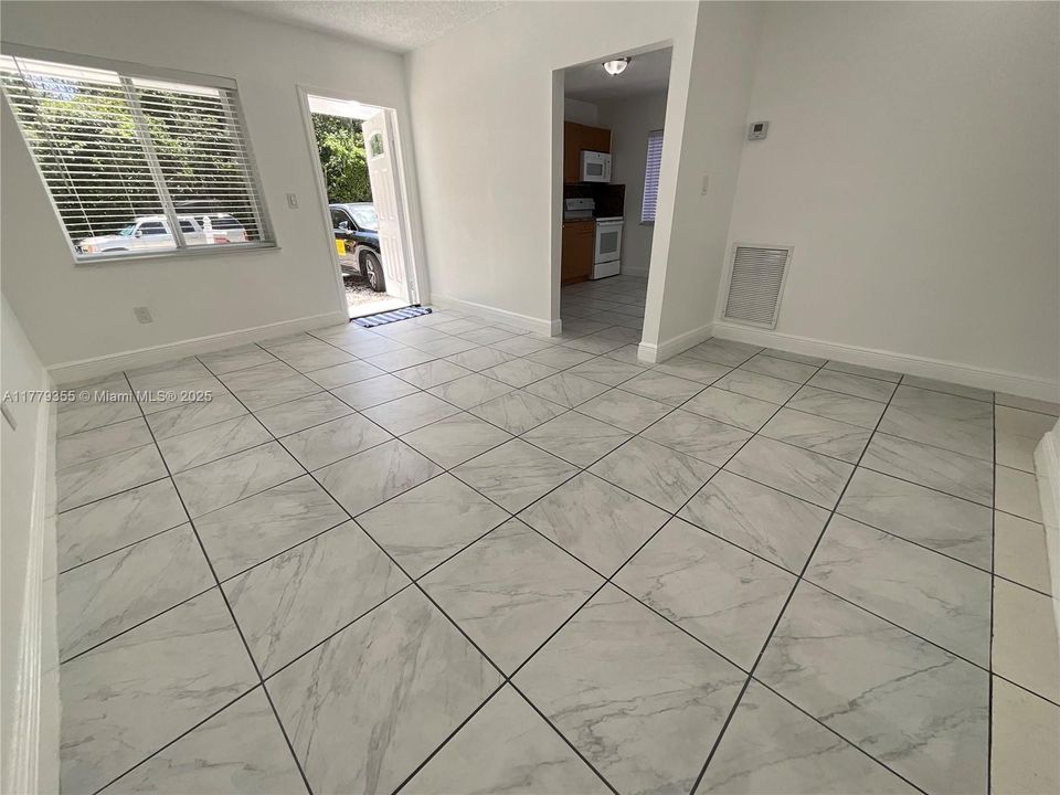 最近租的: $2,500 (2 贝兹, 1 浴室, 840 平方英尺)