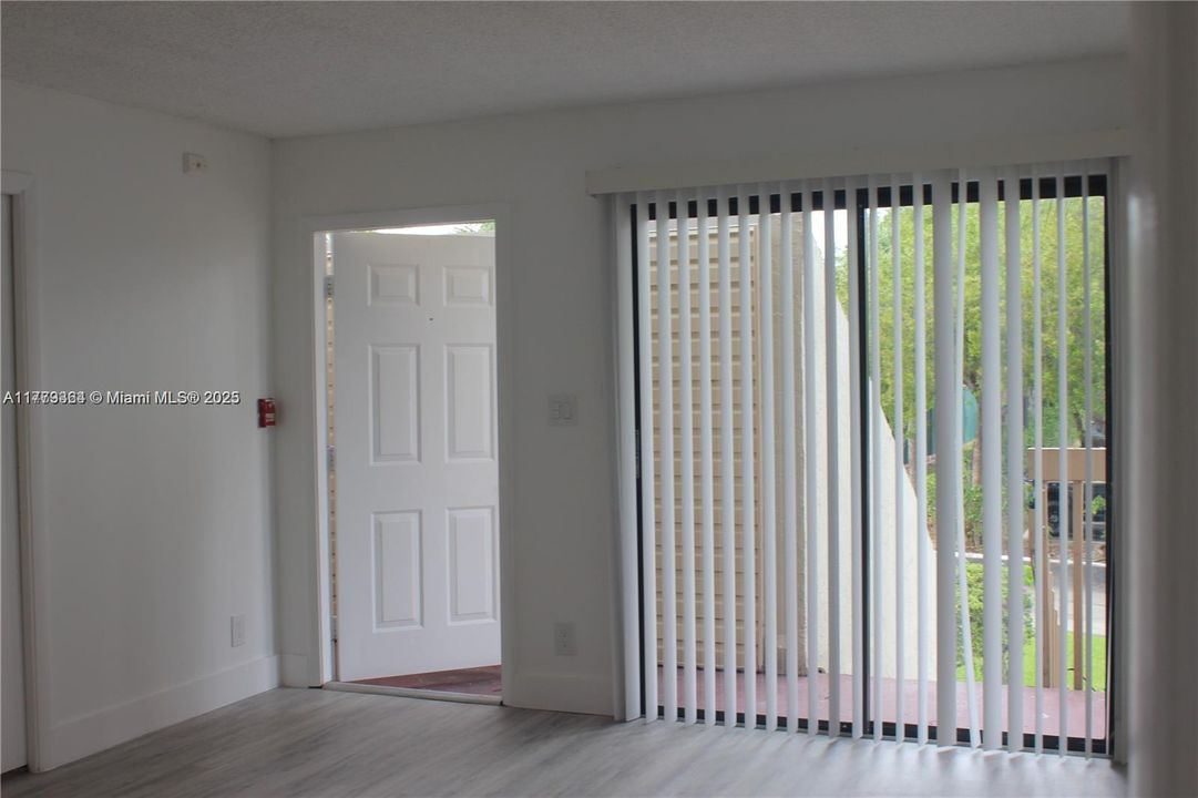 Recently Rented: $2,300 (2 beds, 2 baths, 770 Square Feet)