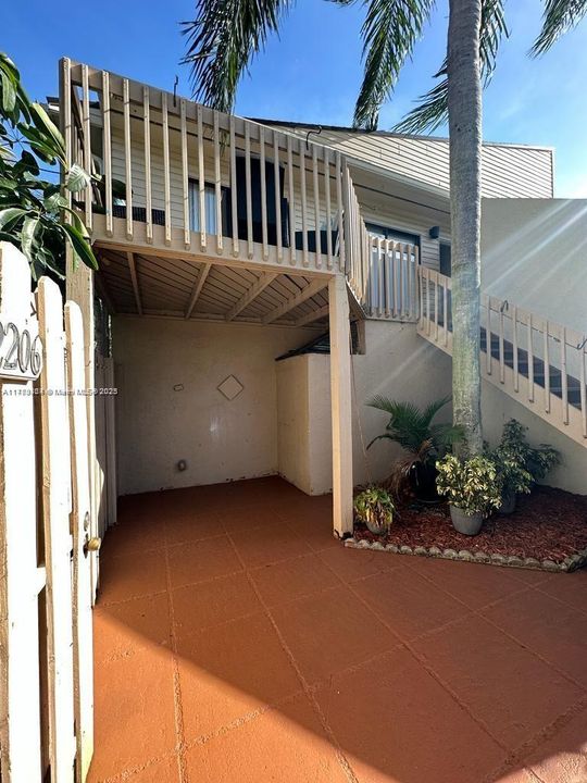 Recently Rented: $2,300 (2 beds, 2 baths, 770 Square Feet)