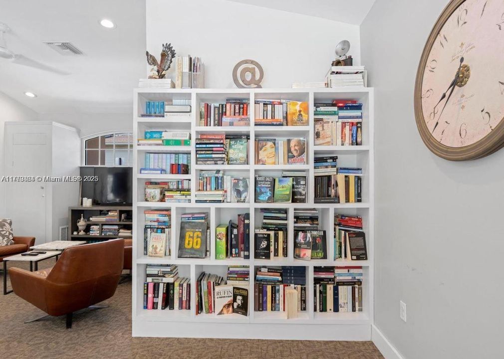 Recently Rented: $2,300 (2 beds, 2 baths, 770 Square Feet)