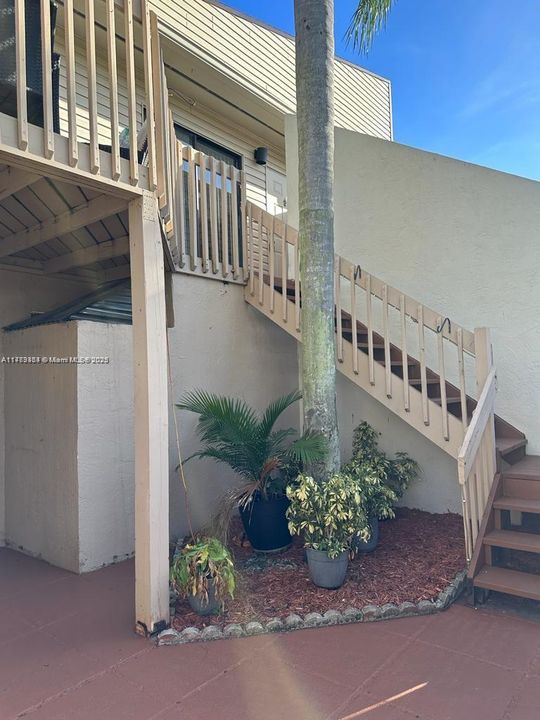 Recently Rented: $2,300 (2 beds, 2 baths, 770 Square Feet)