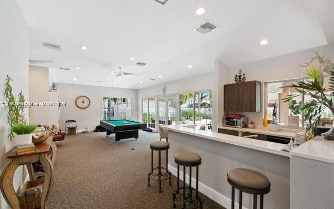 Recently Rented: $2,300 (2 beds, 2 baths, 770 Square Feet)